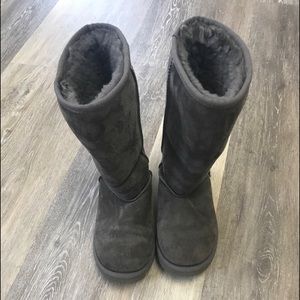Kids tall classic Ugg’s